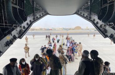 Президент РФ Владимир Путин поручил вывезти из Афганистана россиян