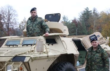 Первые бронетранспортёры M1117 Guardian прибывают из Германии в Грецию