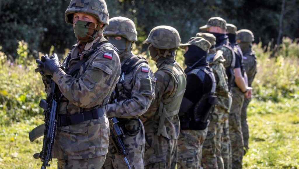 Польша: полная боевая готовность вооруженных сил на границе с Белоруссией