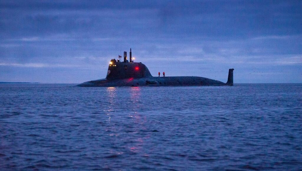 Запуск крылатой ракеты с новой российской атомной подводной лодки «Новосибирск»