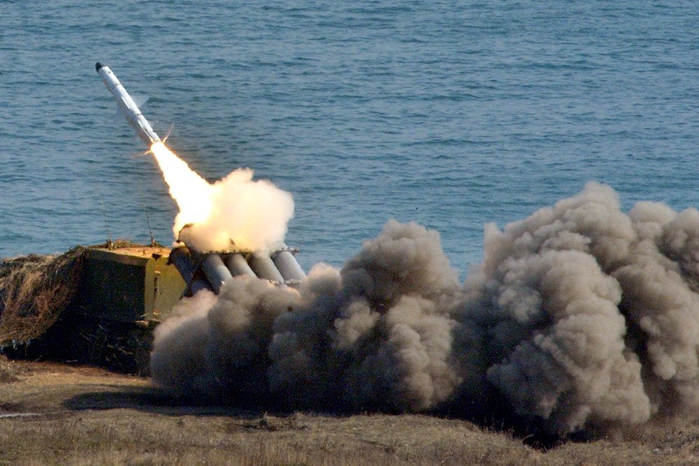 Россия впервые разместила береговой ракетный комплекс “Бастион” на Курилах