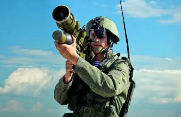 На вооружение Восточного военного округа России поступили новые зенитные ракетные системы “Верба”