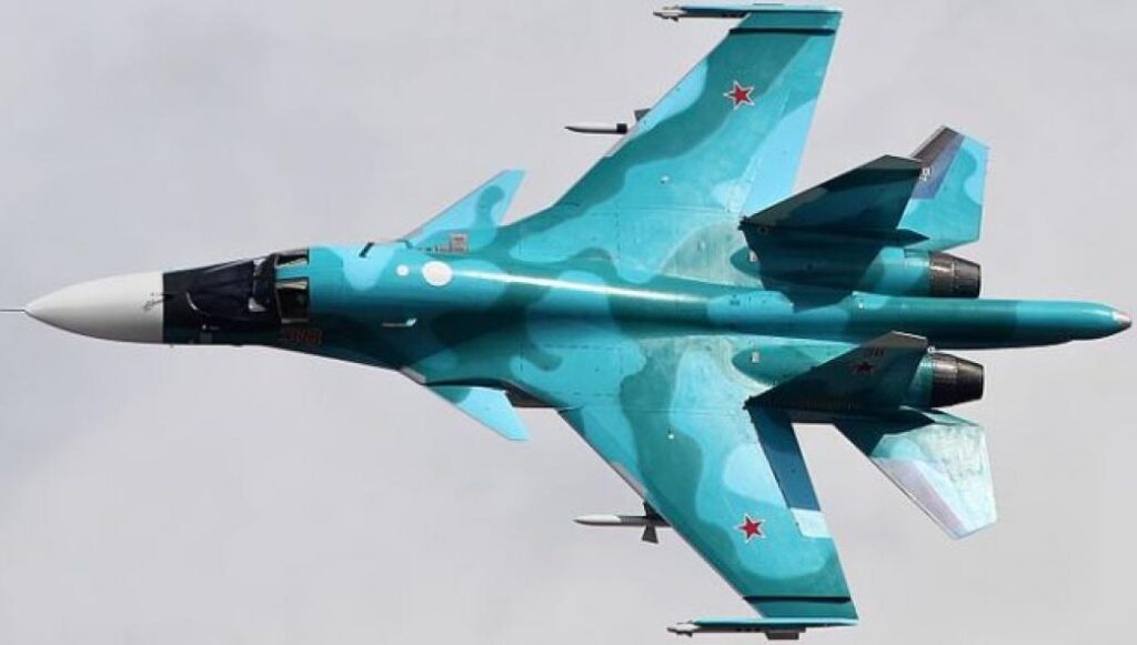 Российский Су-34 “Красный 01” ВКС РФ попал в ДТП из-за снега (видео)