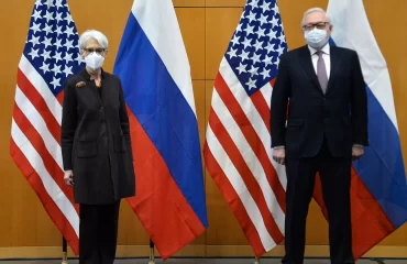 На открытии российско-американских переговоров в Женеве главы делегаций не пожали друг другу руки