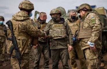 Зеленский признался, что просит западных коллег остановить истерию по поводу российской угрозы, но его не слушают”