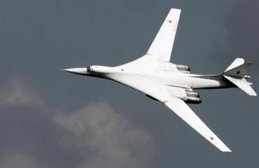 Российский модернизированный стратегический бомбардировщик Ту-160 совершил первый полет