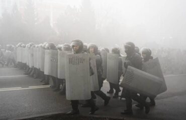 США сокращают дипломатический персонал в Казахстане 