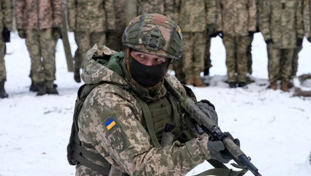 Париж поддерживает “атмосферу войны” на Украине