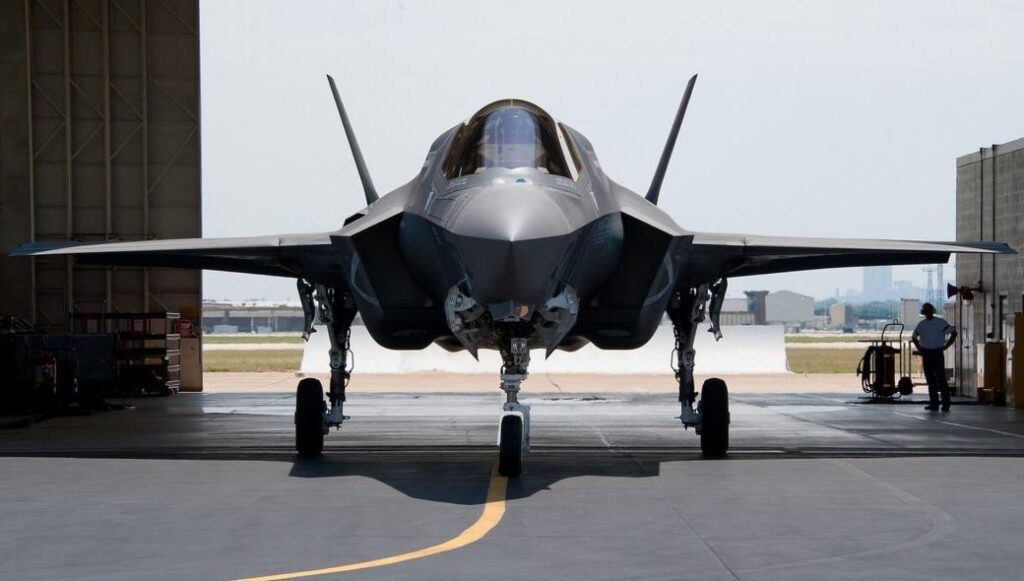 Румыния планируют закупить завершить программу F-16 и получить F-35
