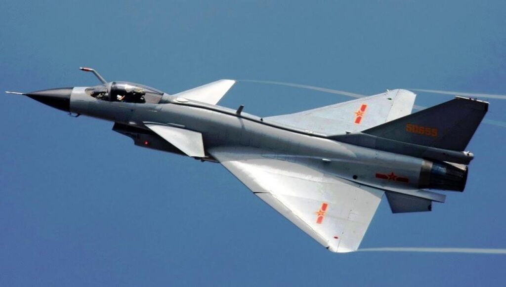 J-10: Пакистан получает первые два китайских истребителя