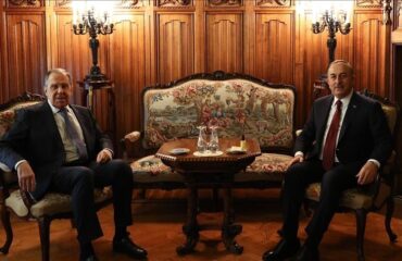 Чавушоглу заявил, что Турция готова провести у себя встречу Путина и Зеленского