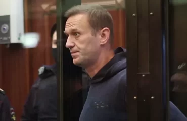 Навальный осужден на 9 лет колонии по делу о мошенничестве и оскорблении суда