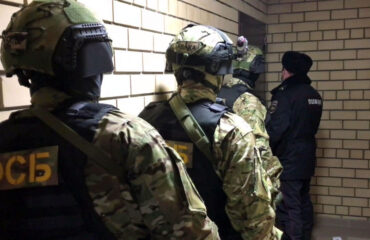 Видео: ФСБ России задержала 60 сторонников украинской неонацистской группировки “МКУ” в 23 регионах России