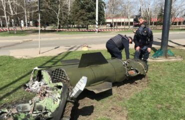 NY Times: «Украинская армия сбрасывает кассетные бомбы на свои города» 