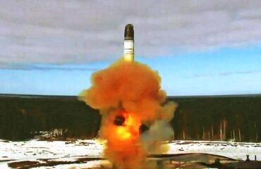 Видео: Пуск межконтинентальной баллистической ракеты наземного базирования “Сармат”