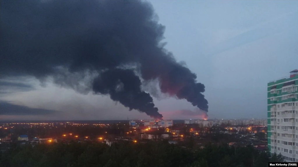 В Брянске загорелась нефтебаза “Транснефть Брянск Дружба”