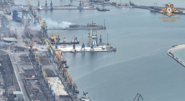 Порт Мариуполя начали приводить в порядок