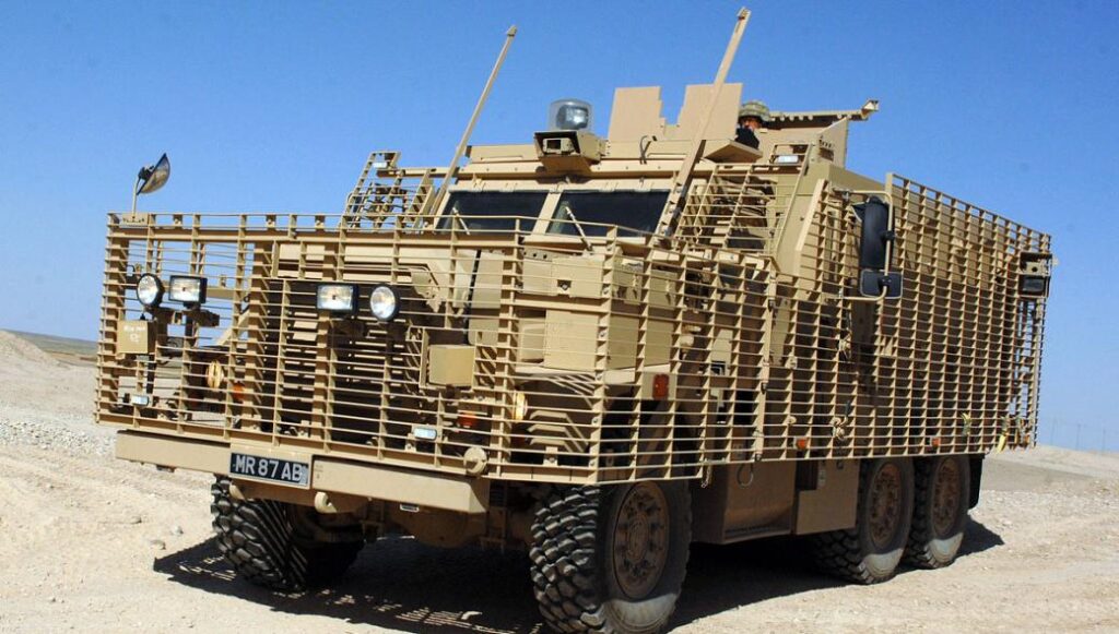 Великобритания планирует отправить на Украину Mastiff и Jackal 2
