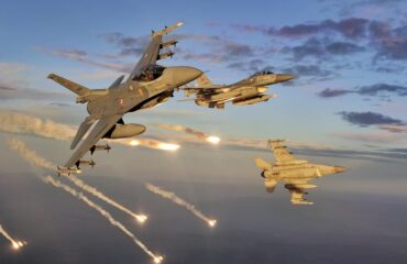 Два турецких истребителя пролетели над греческими островами Инуссес и Панагия