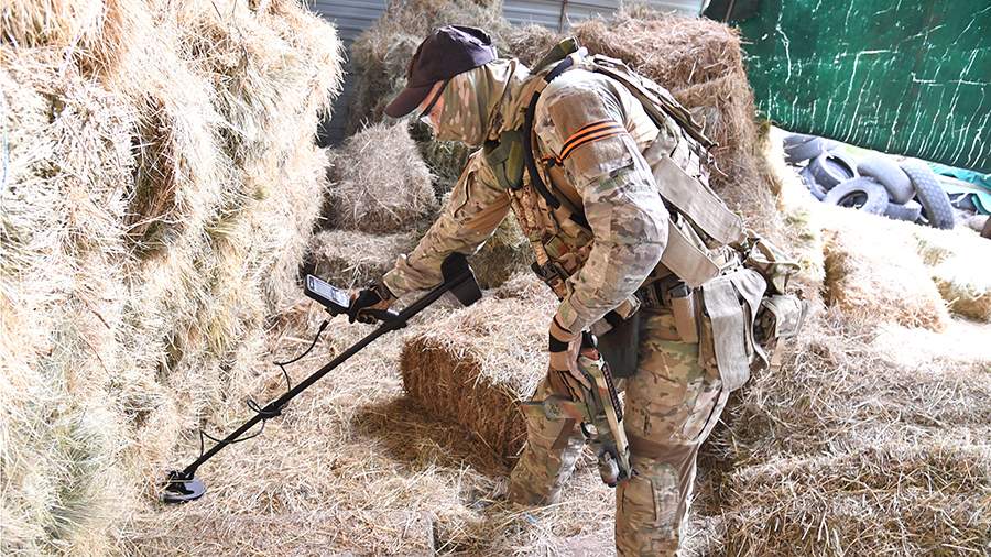 Российские саперы завершили разминирование в поселке Каменка Изюмского района Харьковской области (видео)