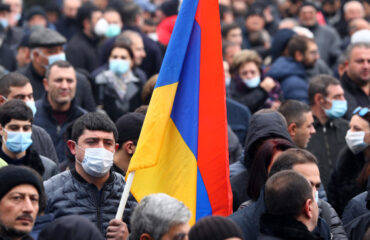 В Ереване проходят митинги с требованием отставки Пашиняна