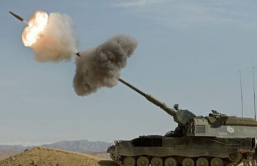 Украинских солдат учат в Германии обращению с артиллерийской системой Panzerhaubitze 2000