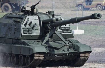 Видео: Боевая работа расчетов САУ «Мста-С» с применением высокоточных боеприпасов «Краснополь»