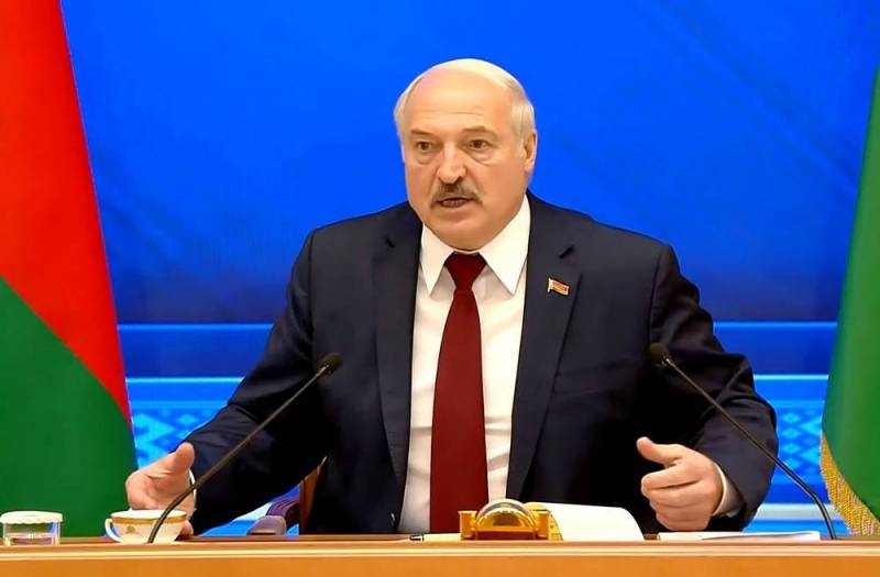 Лукашенко заявил о готовности официально признать Крым и пригрозил НАТО ядерным оружием