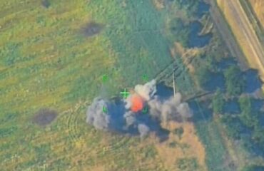 Показано уничтожение двух гаубиц M777 высокоточными снарядами Показано уничтожение двух гаубиц M777 высокоточными снарядами «Краснополь»