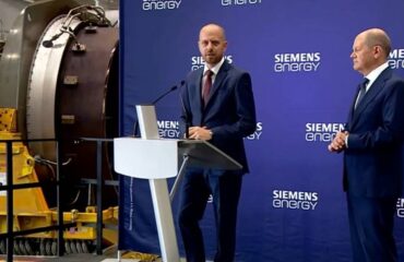Шольц лично осмотрел турбину для «Северного потока» и заявил об ожидании решения РФ