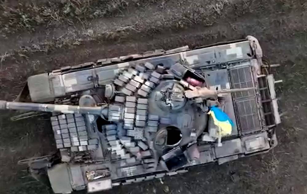 Уничтожение брошенных украинских танков на южном направлении сняли на видео