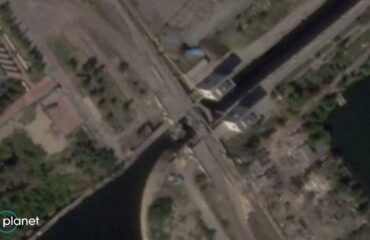 Мост в районе Каховской ГЭС получил значительные повреждения после ударов ВСУ