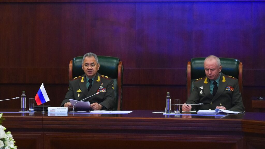 Шойгу заявил, что Россия продолжит поставки вооружения и военной техники в Таджикистан