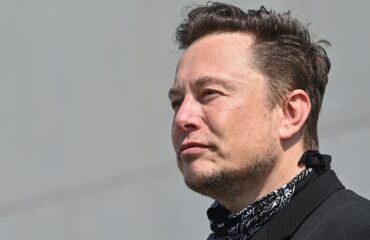 Украинский министр заявил, что «на коленях» упрашивал Маска запустить в стране Starlink