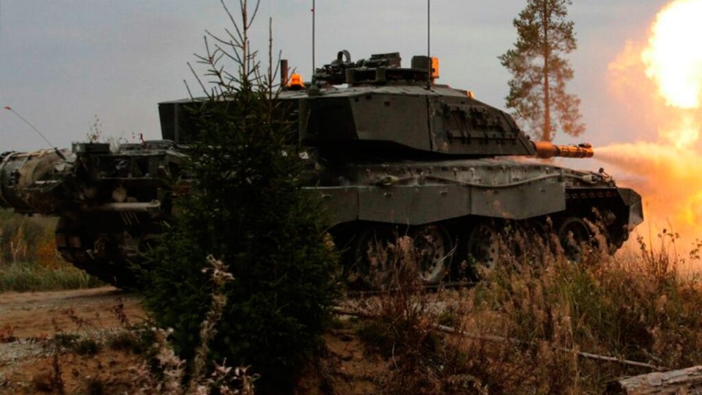 В Минобороны Британии подтвердили уничтожение танка Challenger 2 в зоне СВО